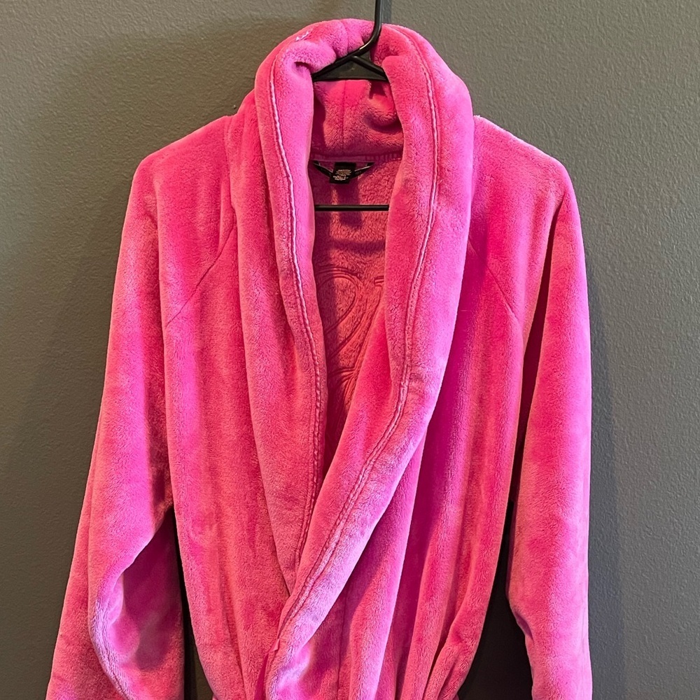 Victoria's Secret Plush Pink Robe - Picture 2 of 5